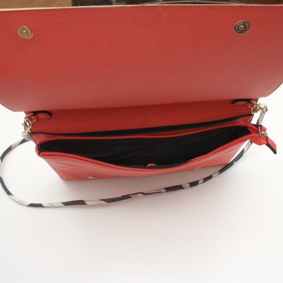 Aldo Womens Zebra Print Crossbody Shoulder Flat Wide Purse with Gold Accent - Picture 6 of 9